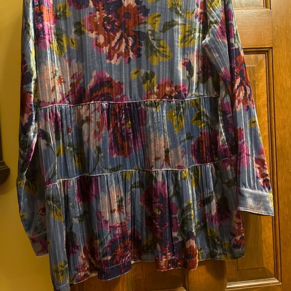 New, without Tag, Maeve/Anthropologie Reverie Tiered Velvet Top.  Sz. M. - Picture 9 of 9